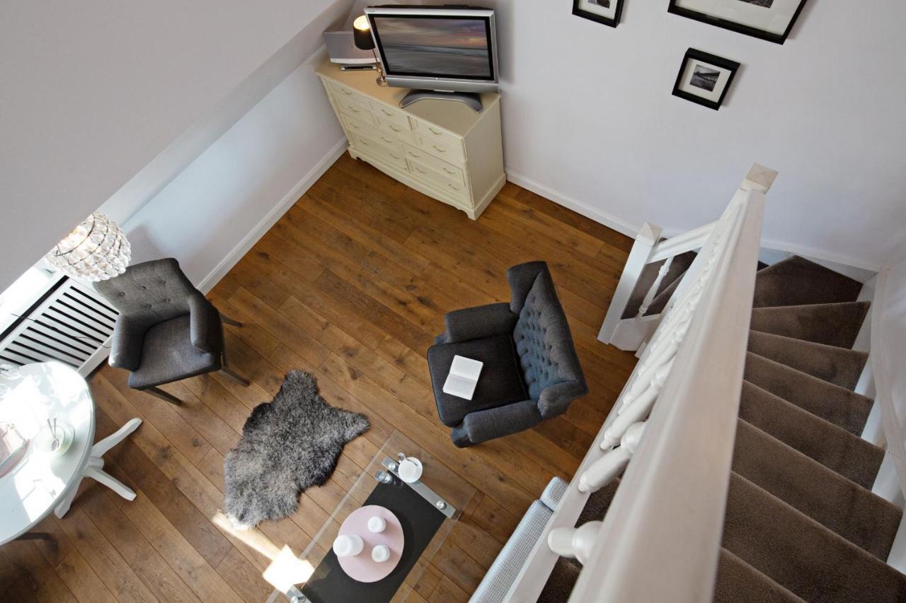 Southend Apartment List Bagian luar foto