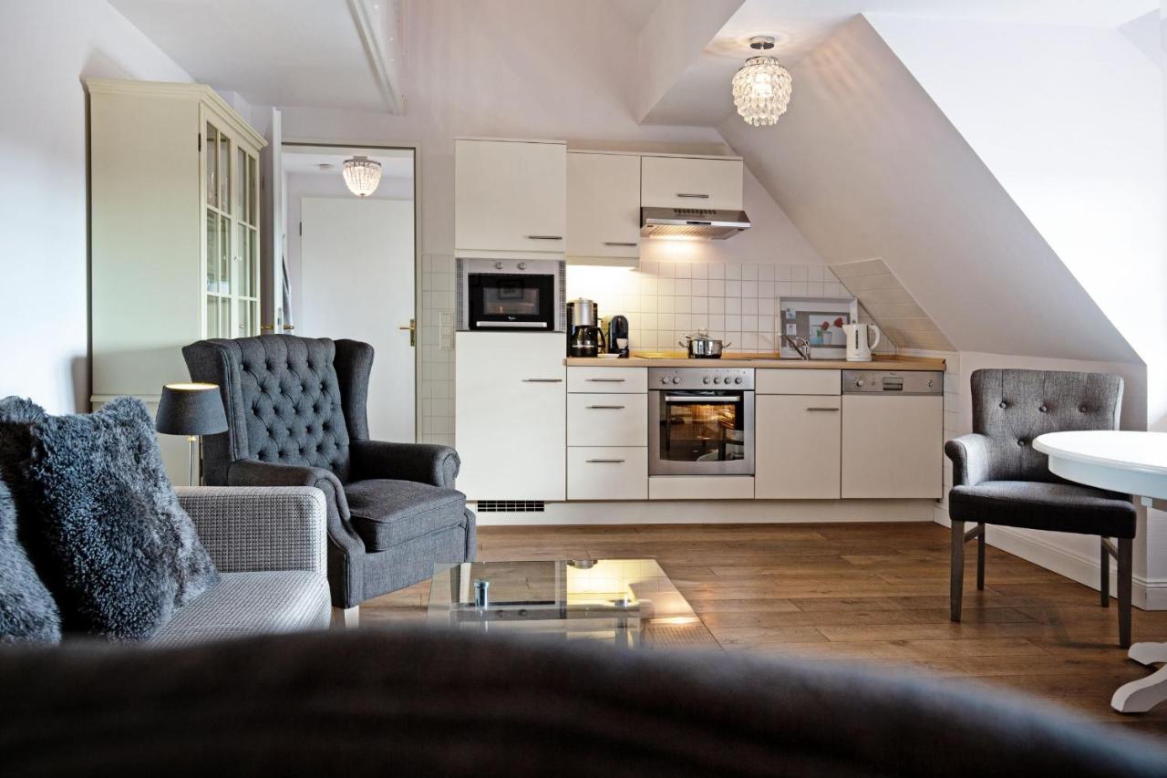 Southend Apartment List Bagian luar foto