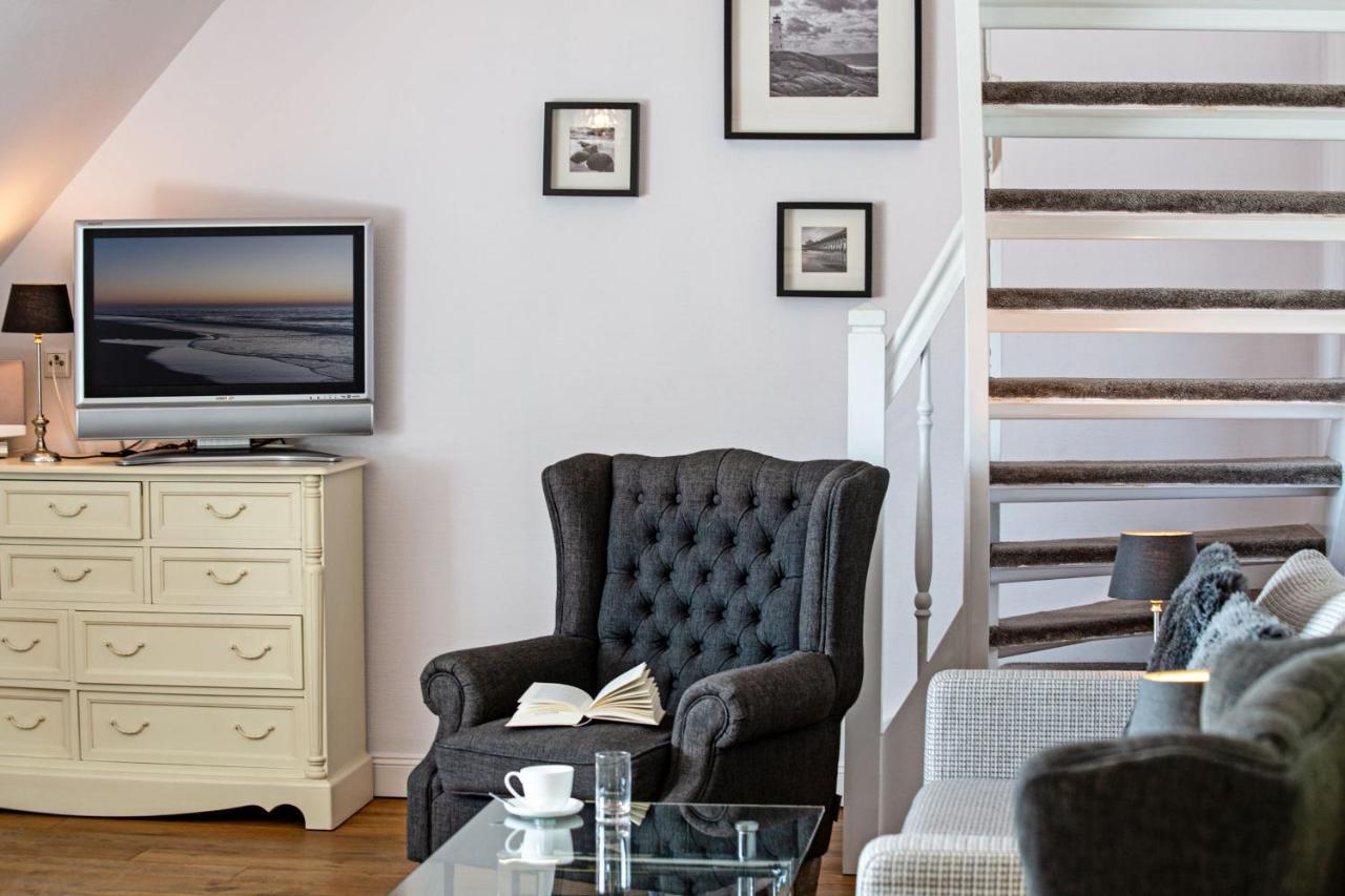 Southend Apartment List Bagian luar foto